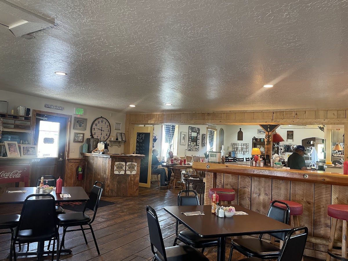 Betty's Roadside Cafe